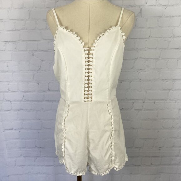 ⭐ 3/$15 White Backless Lace Trim Romper With Adjustable Straps Pom Pom L - Picture 1 of 8